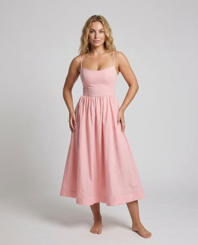 Damen Broderie-Hemdbluse mit Kentkragen und Lochstickerei.