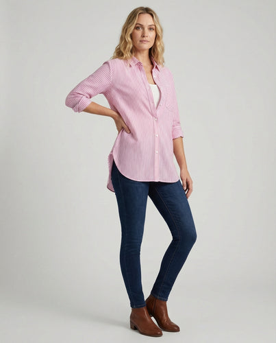 Damen Baumwoll-Top im Broderie-Stil mit Rüschenärmeln.