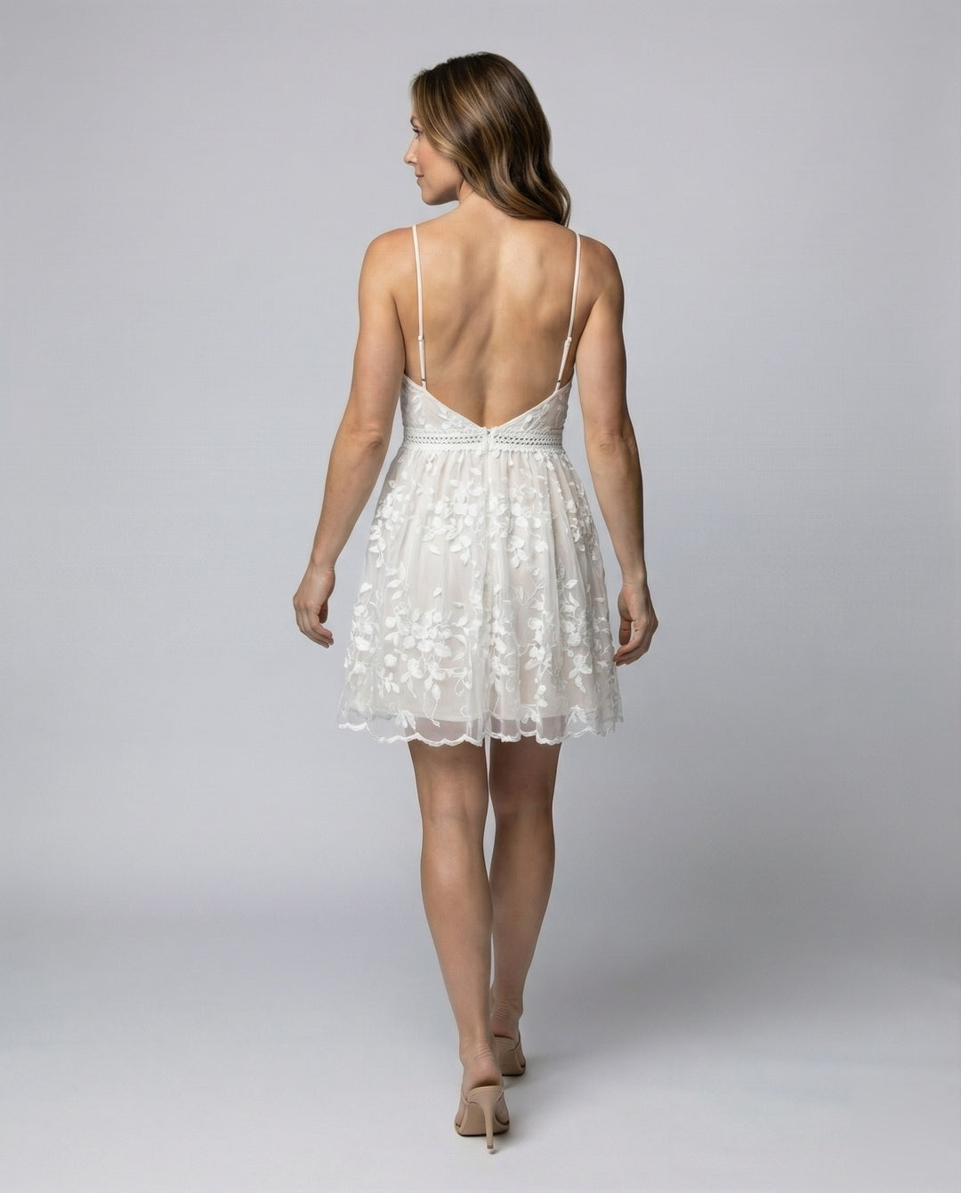 Damen zartes Spitzen-Minikleid mit Spaghettiträgern