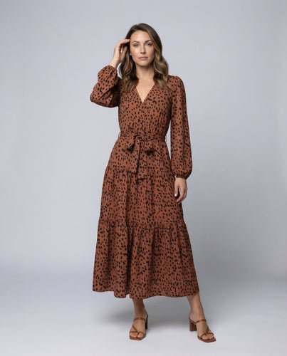 Damen Maxikleid mit Stufenrock und Bindegürtel