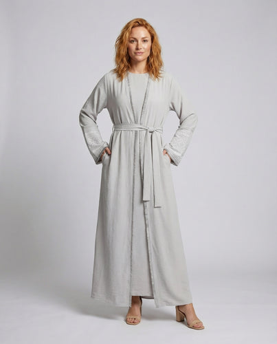 Damen fließende Abaya mit Ärmelstickerei
