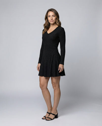 Damen tailliertes Rippen-Strick-Minikleid mit Volantsaum