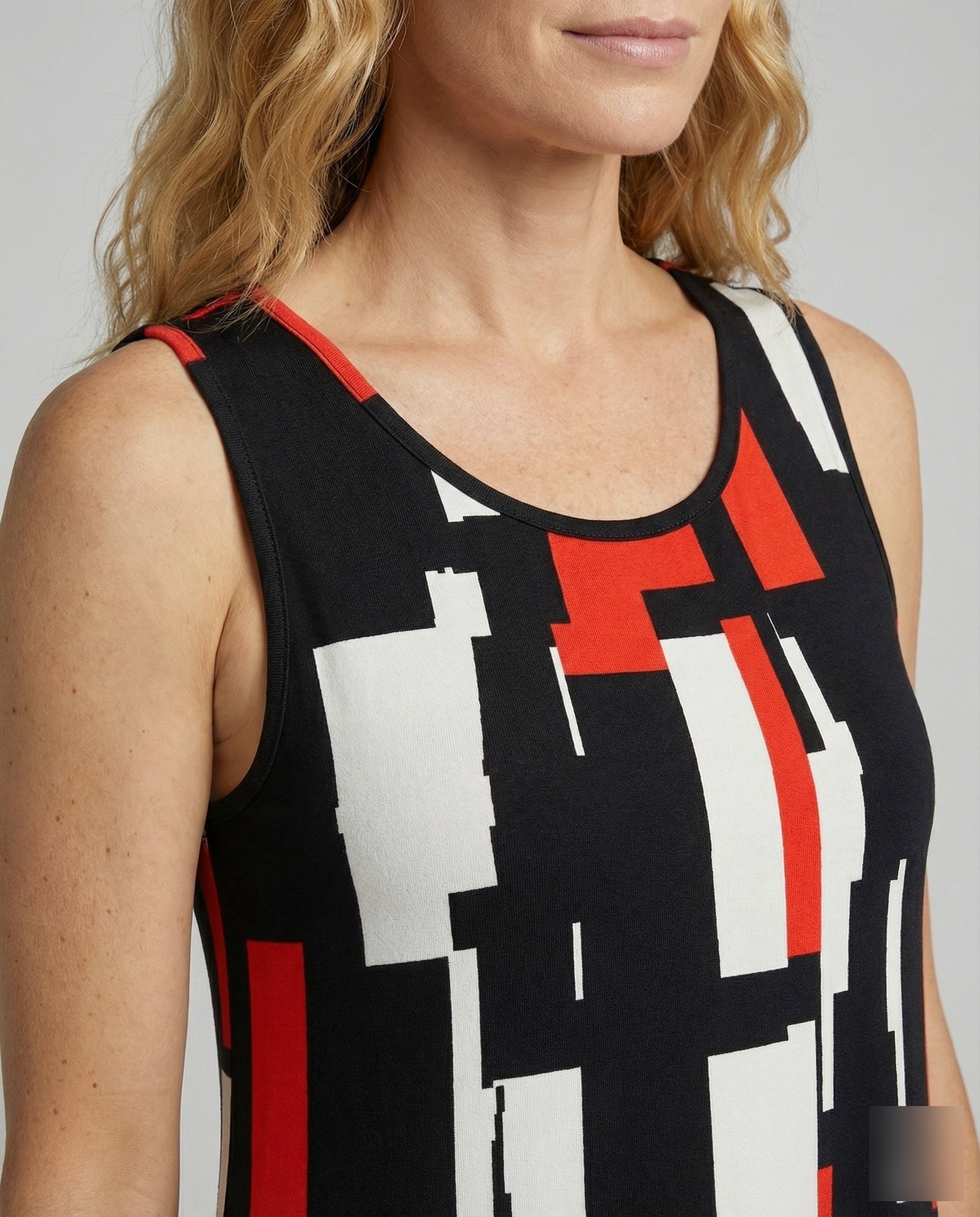 Product 15552456556874 - close_up_detail