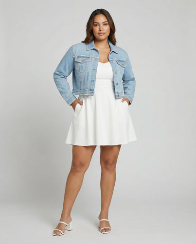 Damen kurzgeschnittener Jeansblazer mit offenen Saumkanten