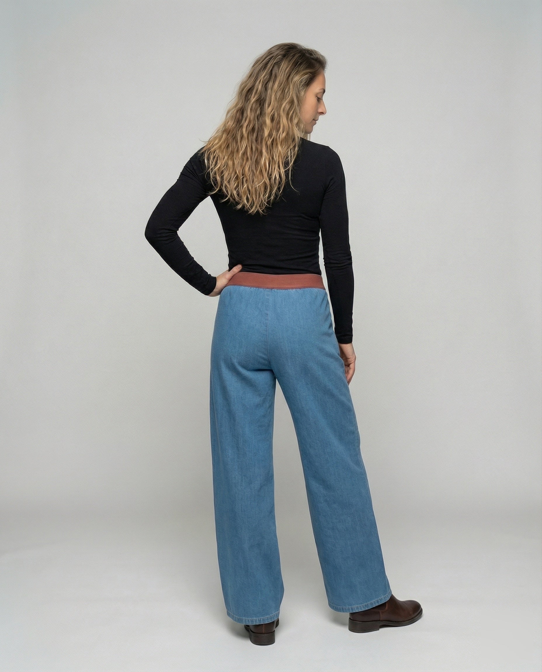 Product 15552480084298 - back_view