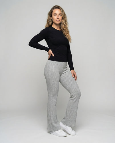 Damen hochtaillierte Strickhose mit Rippenstruktur