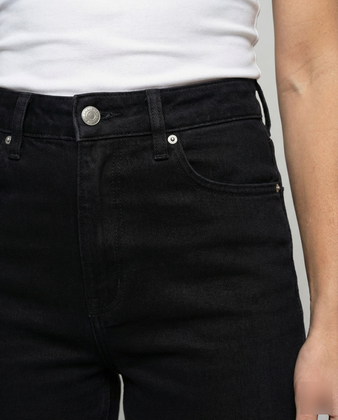 Product 15554211676490 - close_up_detail
