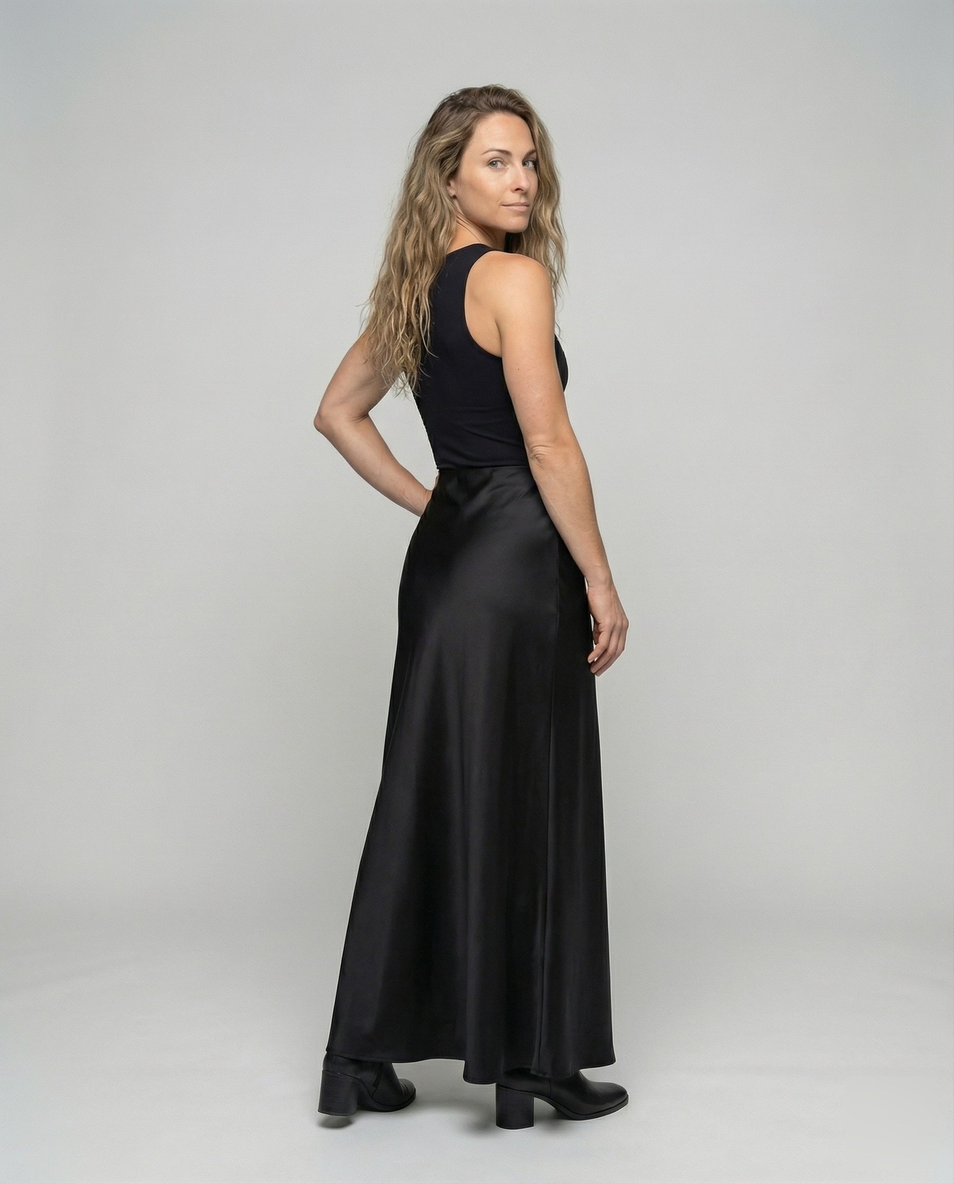 Product 15554224783690 - back_view
