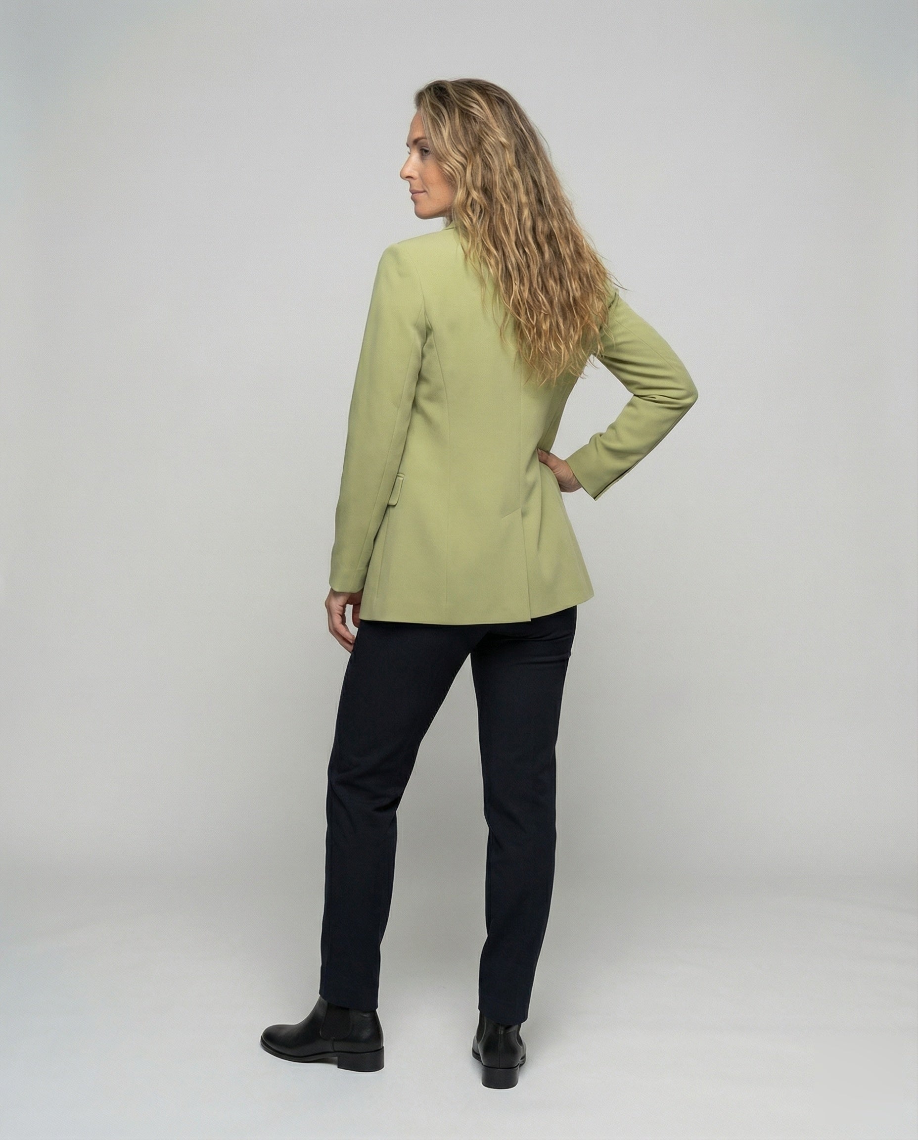 Product 15554235728202 - back_view