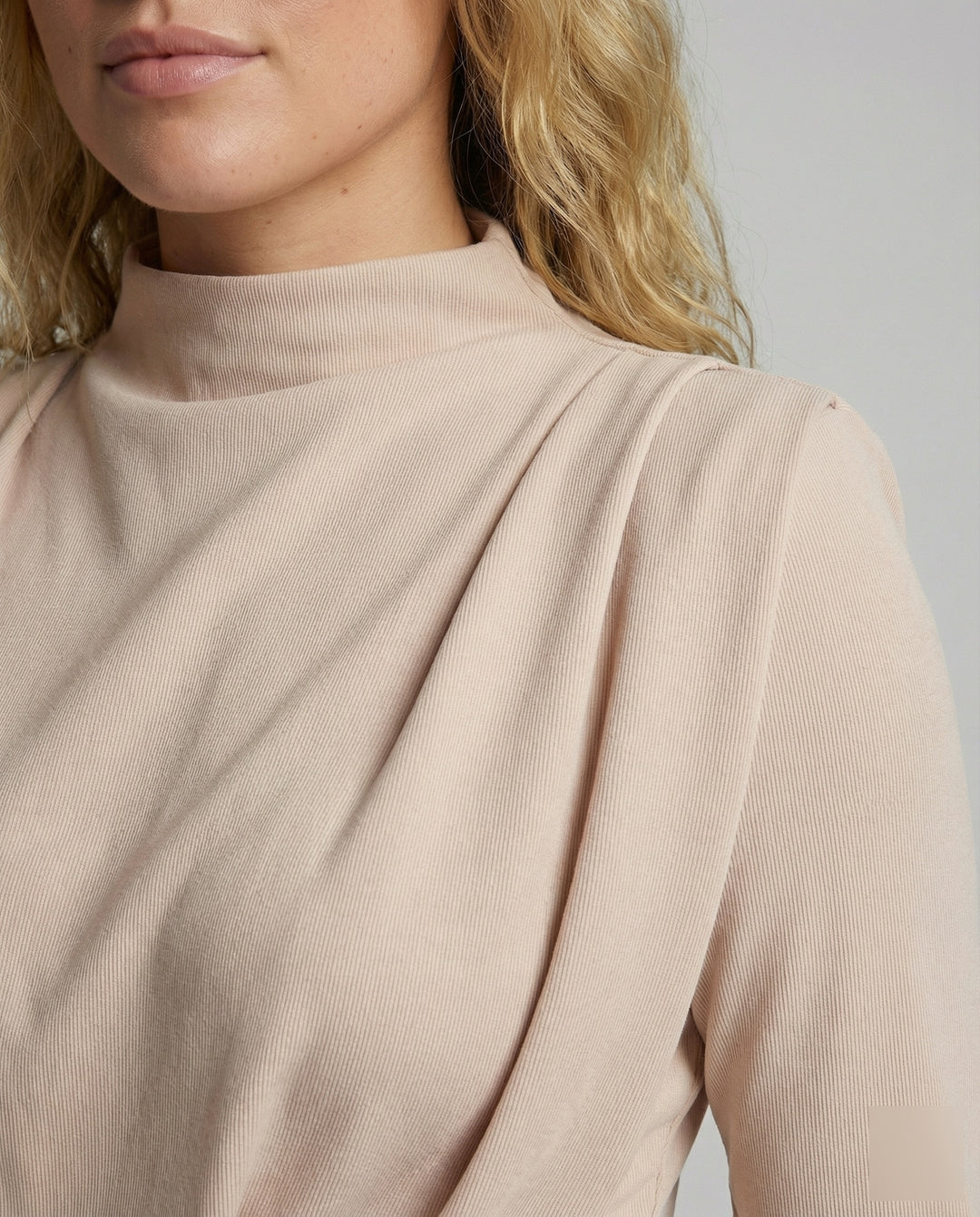 Product 15560955691338 - close_up_detail