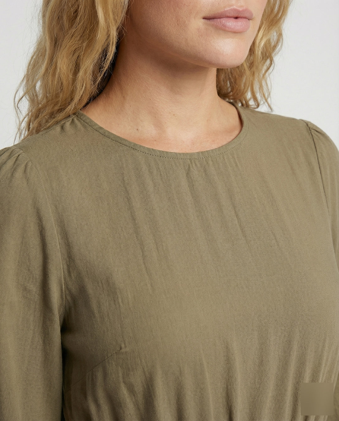 Product 15560956445002 - close_up_detail