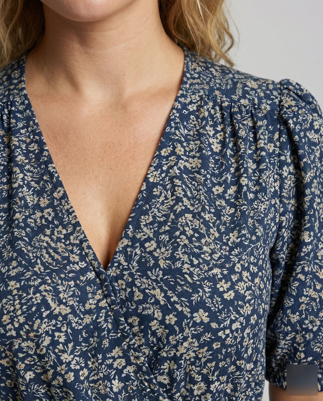 Product 15560965620042 - close_up_detail
