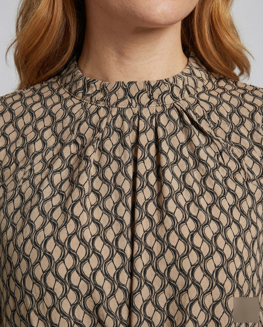Product 15564301631818 - close_up_detail