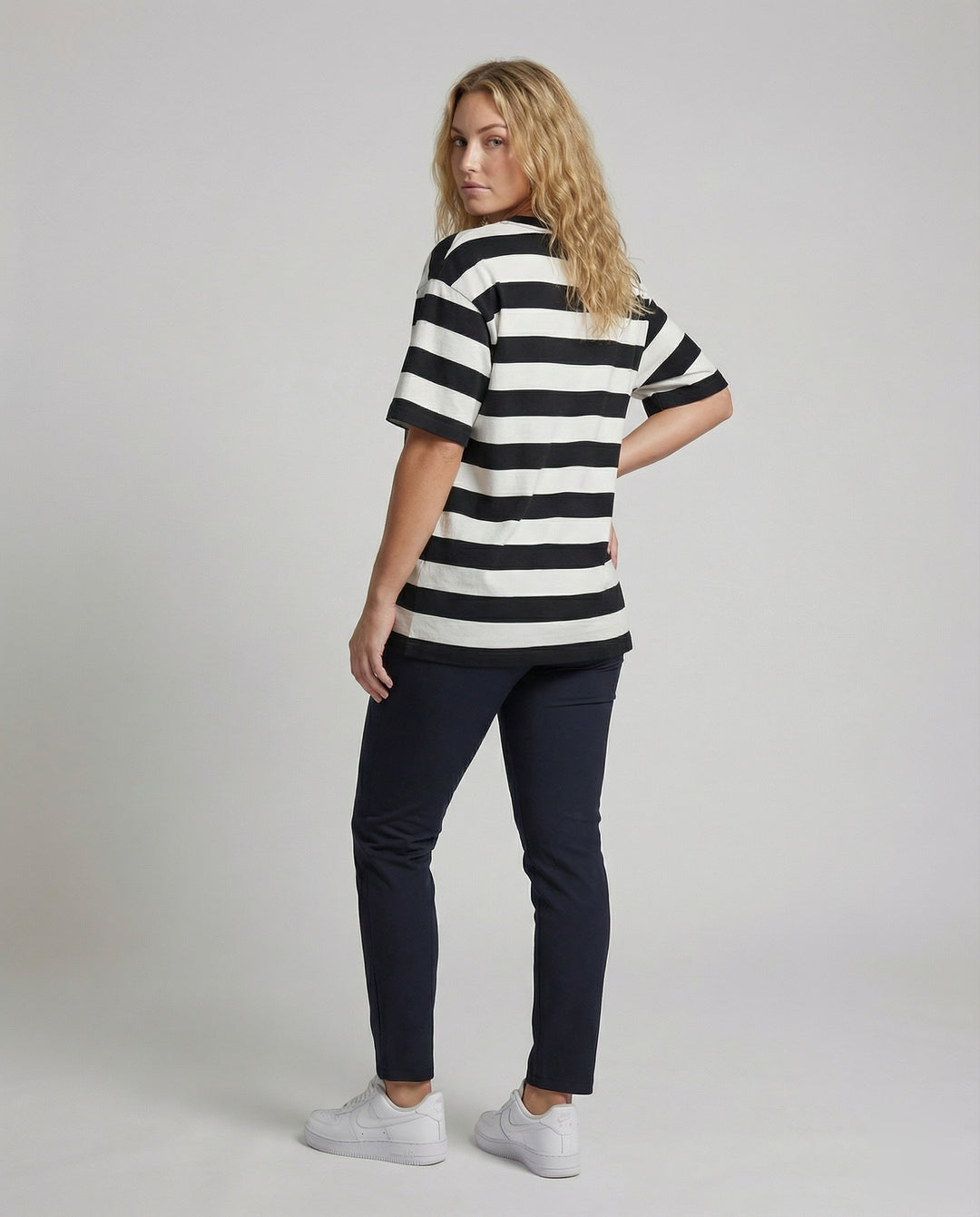 Product 15564326175050 - back_view