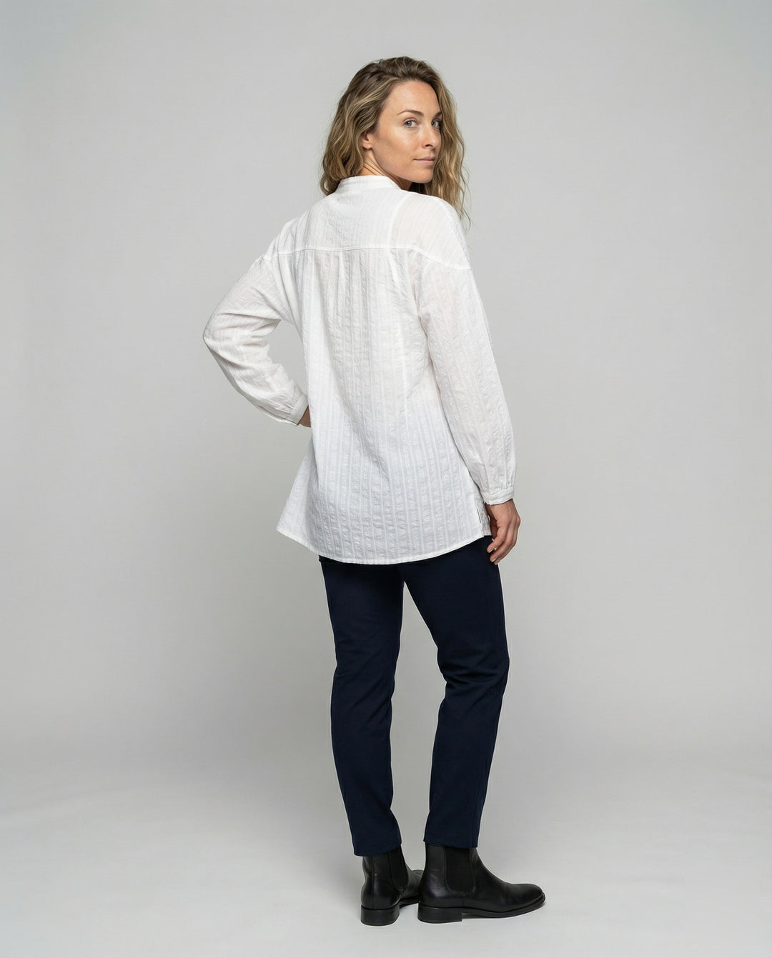 Product 15564339282250 - back_view