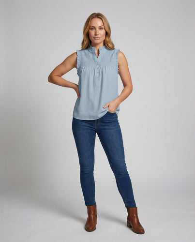 Damen Smok Bluse mit Rüschendetails