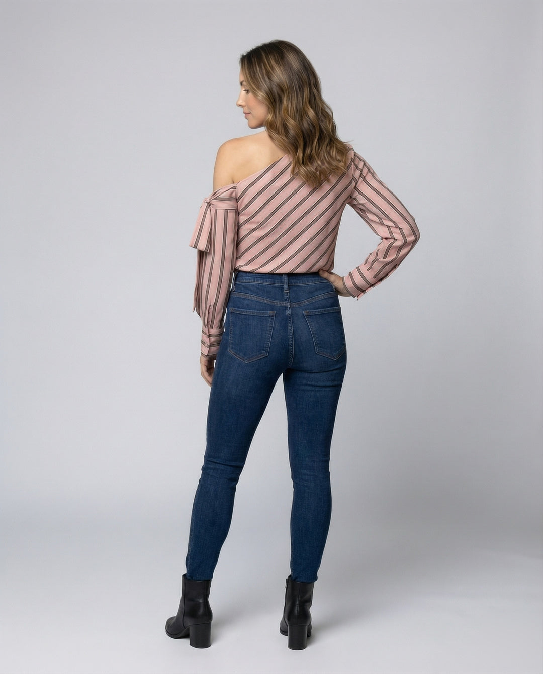 Product 15566623768906 - back_view