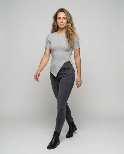 Damen Kurzarmshirt mit asymmetrischem Schlitz
