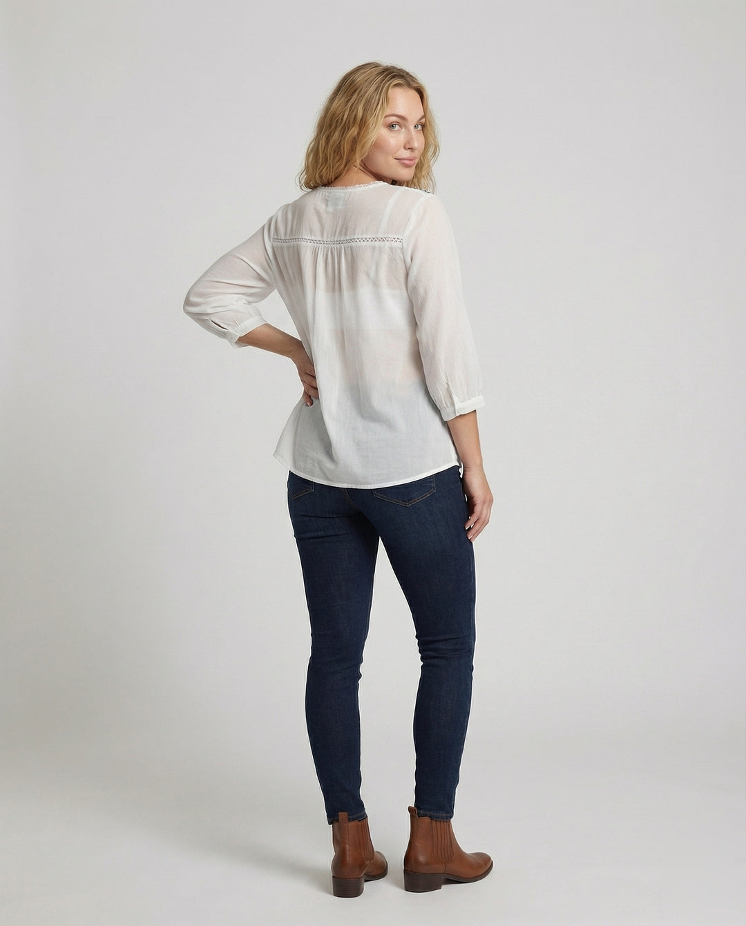 Product 15566686028106 - back_view