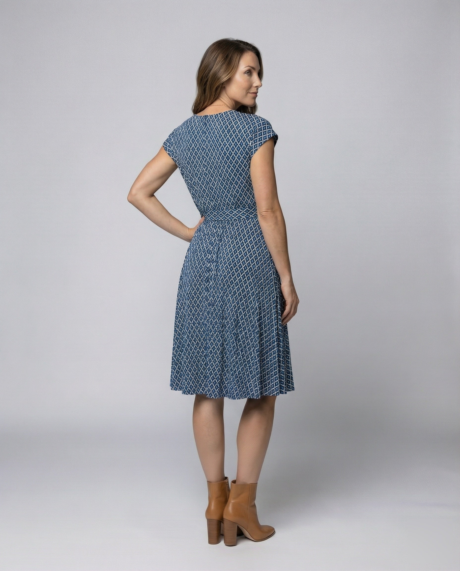 Product 15566705131850 - back_view