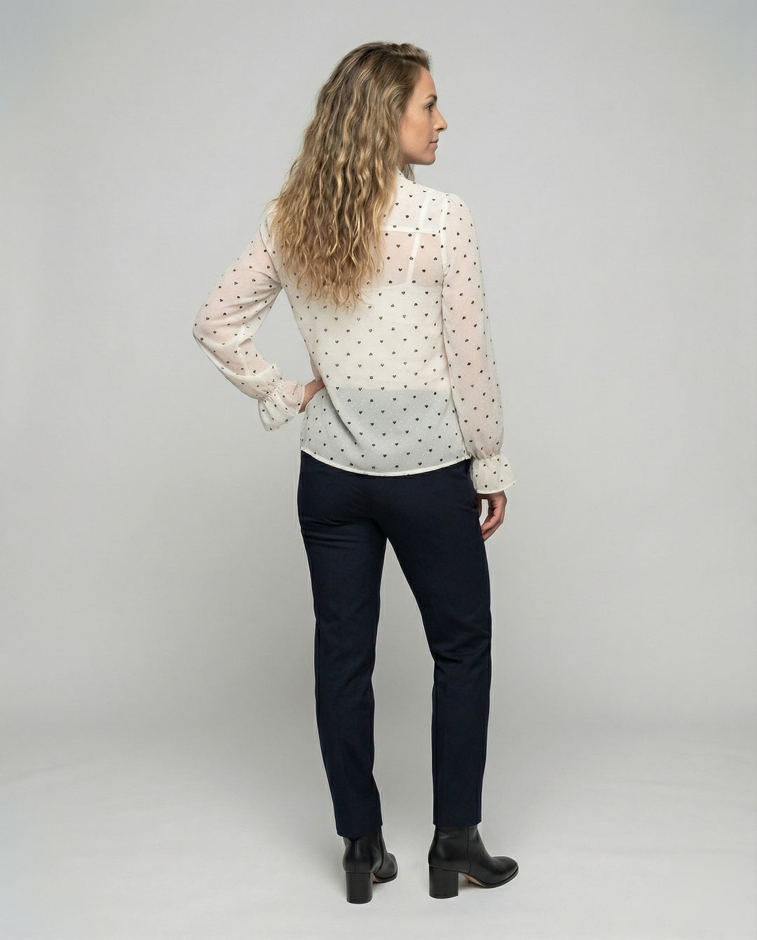 Product 15566741143882 - back_view