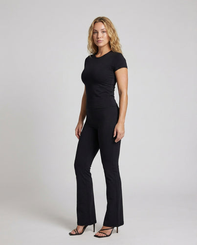 Damen nan ausgestellte Yogahose hochtailliert mit Seitentaschen und formendem Komfortbund R&B