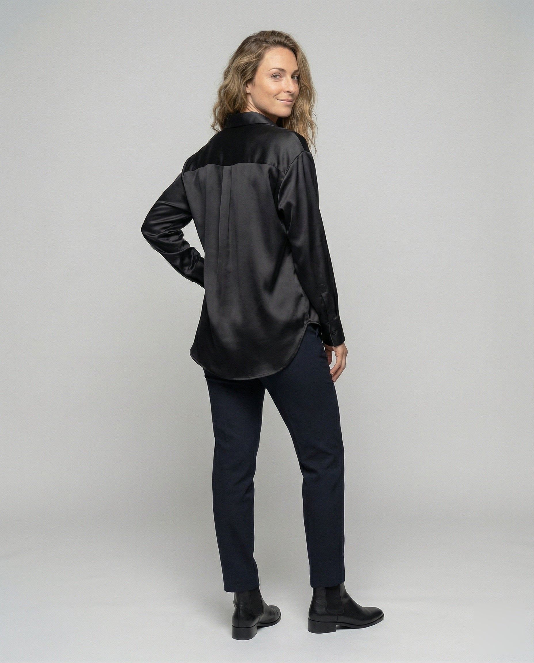 Product 15576229249354 - back_view