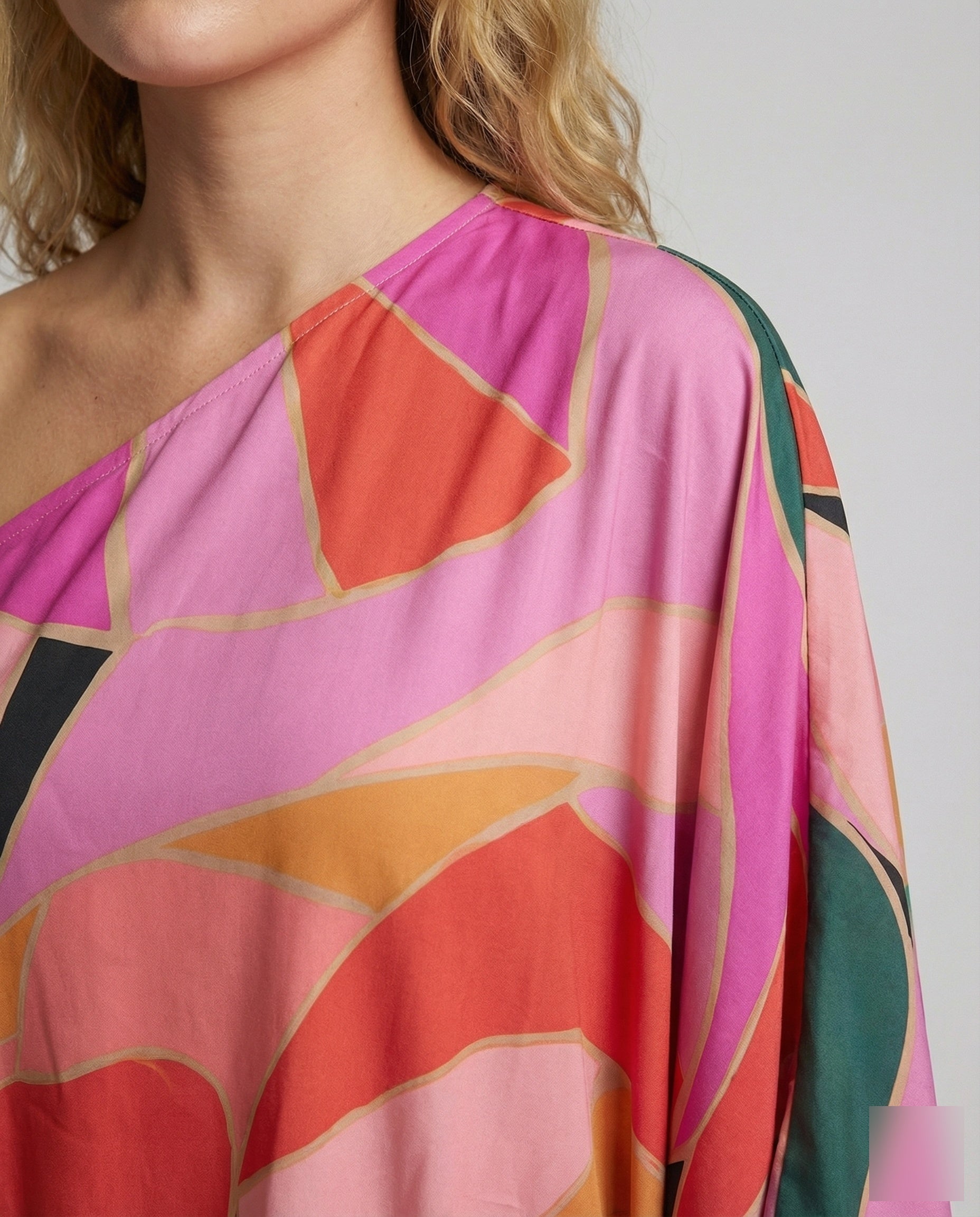 Product 15576229708106 - close_up_detail