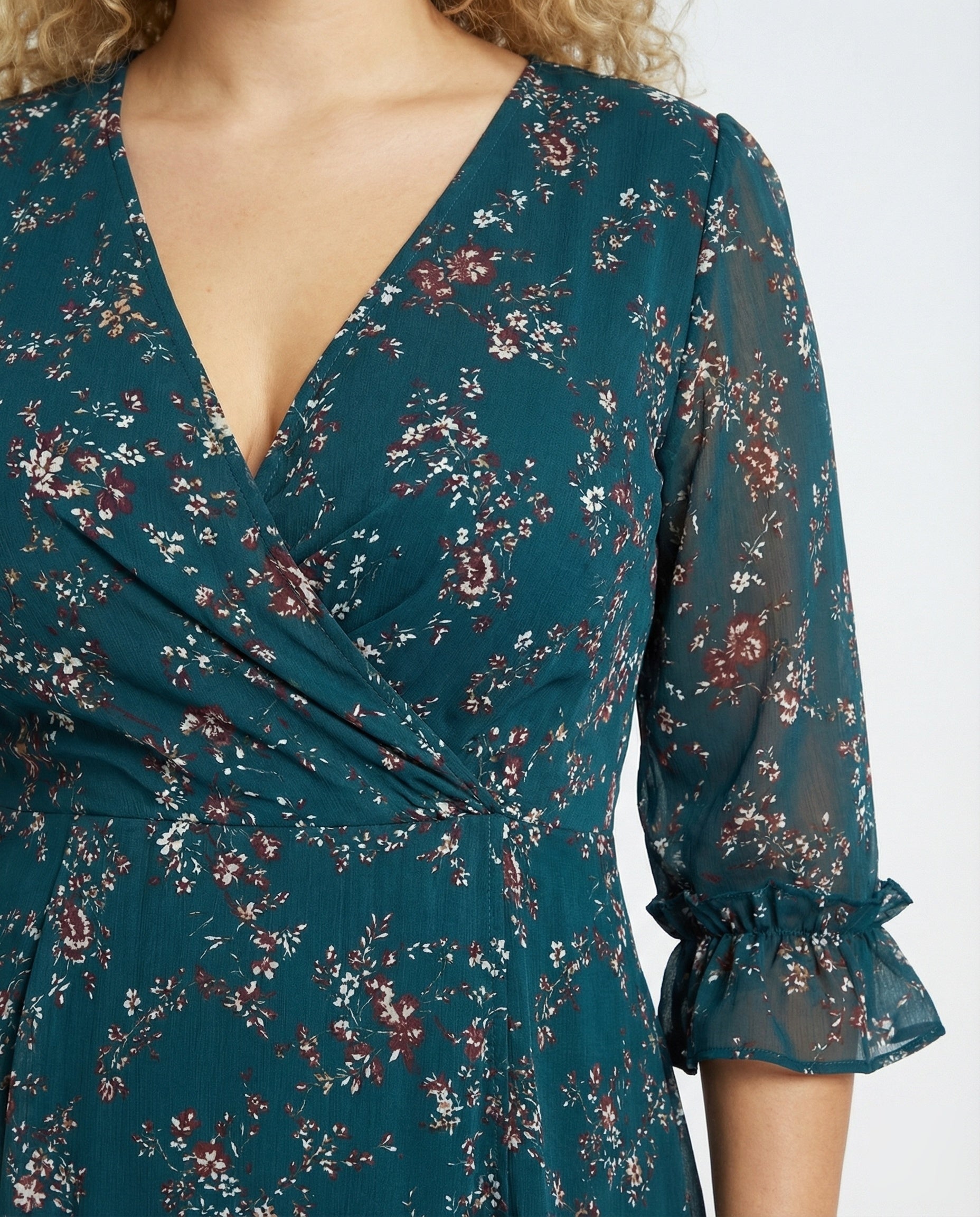 Product 15576229871946 - close_up_detail