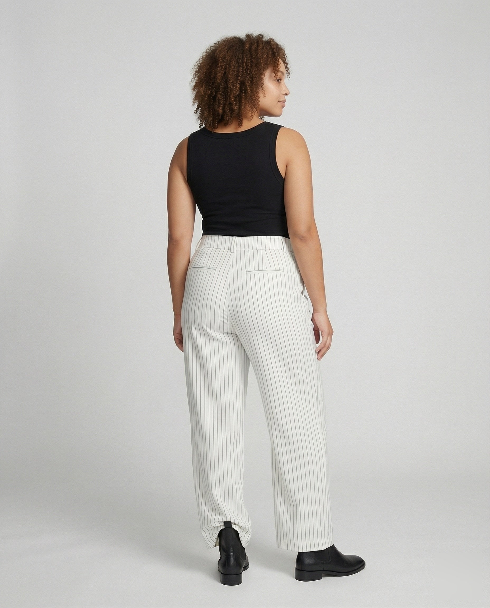 Product 15576233410890 - back_view