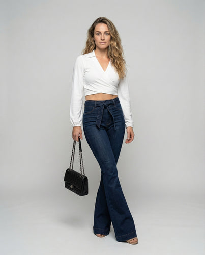 Damen nan hochtaillierte Paperbag-Schlagjeans mit Bindegürtel und figurformender Oberschenkelpassform R&B