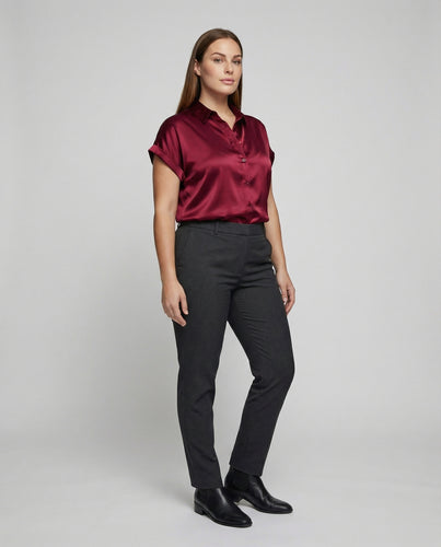 Damen nan kurzärmeliges Hemdshirt aus leichter Viskose mit Kentkragen, umgeschlagenen Ärmelabschlüssen und leger-kastiger Silhouette R&B
