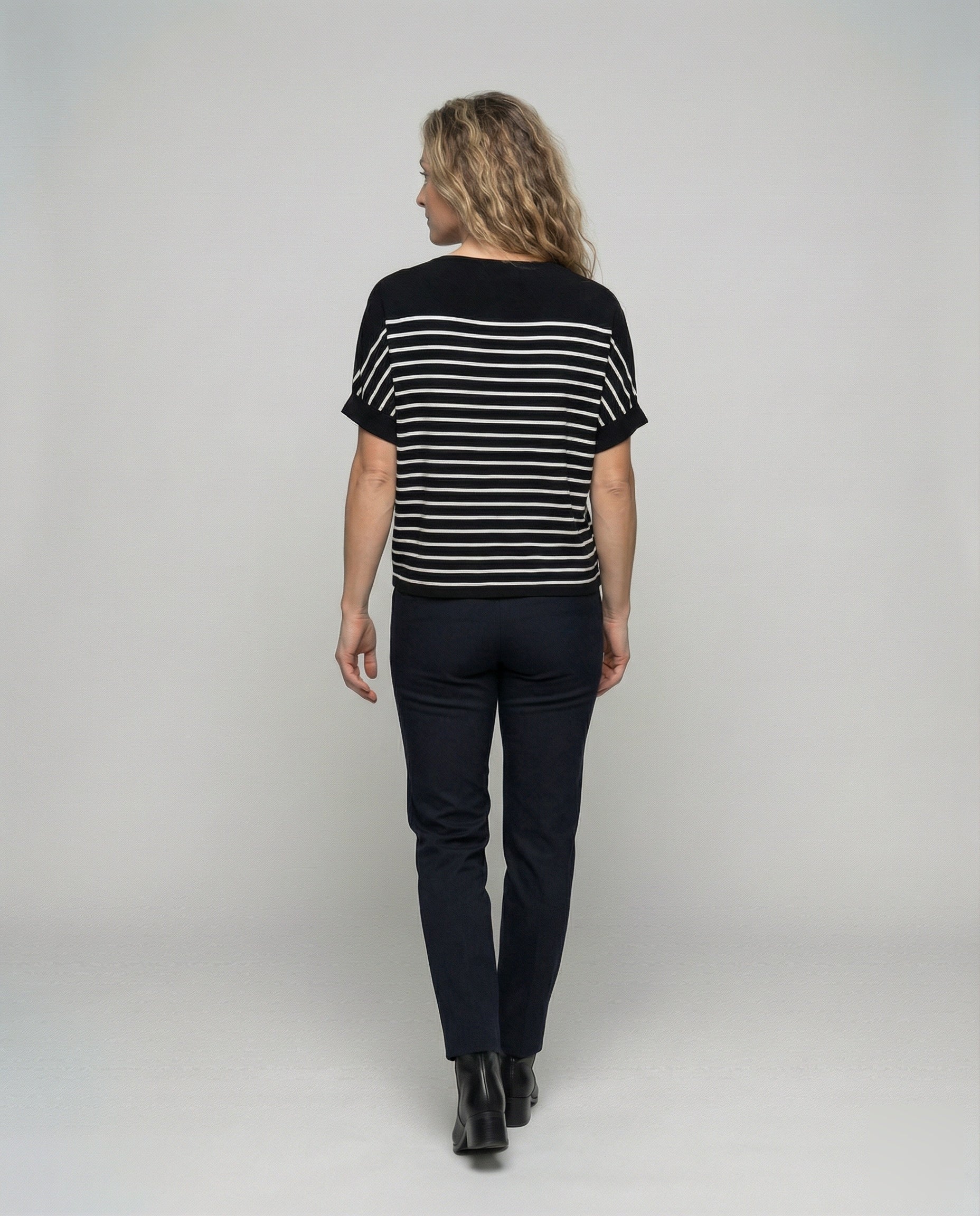 Product 15576240718154 - back_view