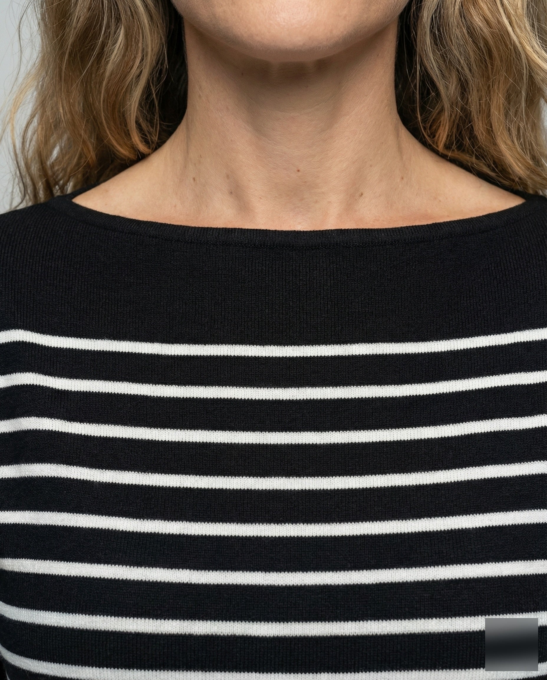 Product 15576240718154 - close_up_detail