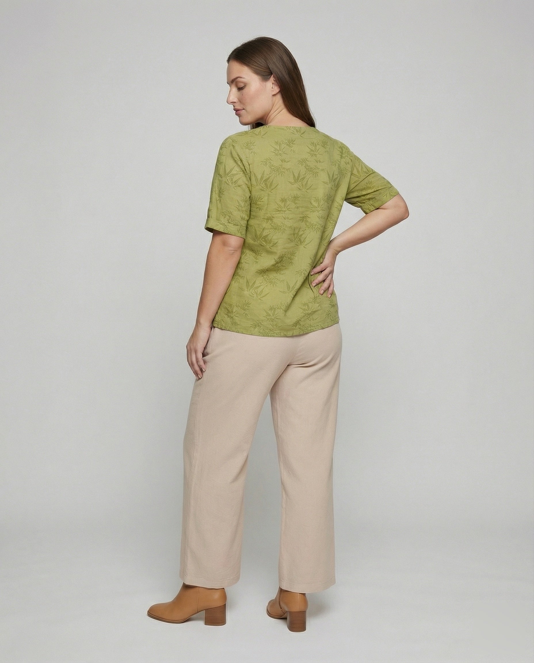 Product 15576240783690 - back_view