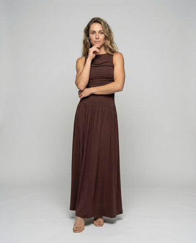 Damen nan Maxikleid mit asymmetrischem, gerafftem Oberteil und fließendem Tellerrock R&B