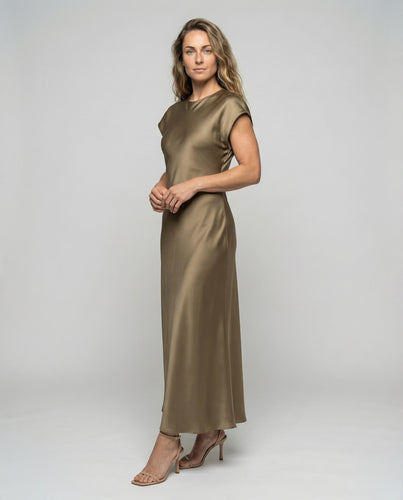 Damen nan seidig-fließendes Maxi-Kleid im Schrägschnitt mit überschnittenen Flügelärmeln und Nacken-Knopfverschluss R&B