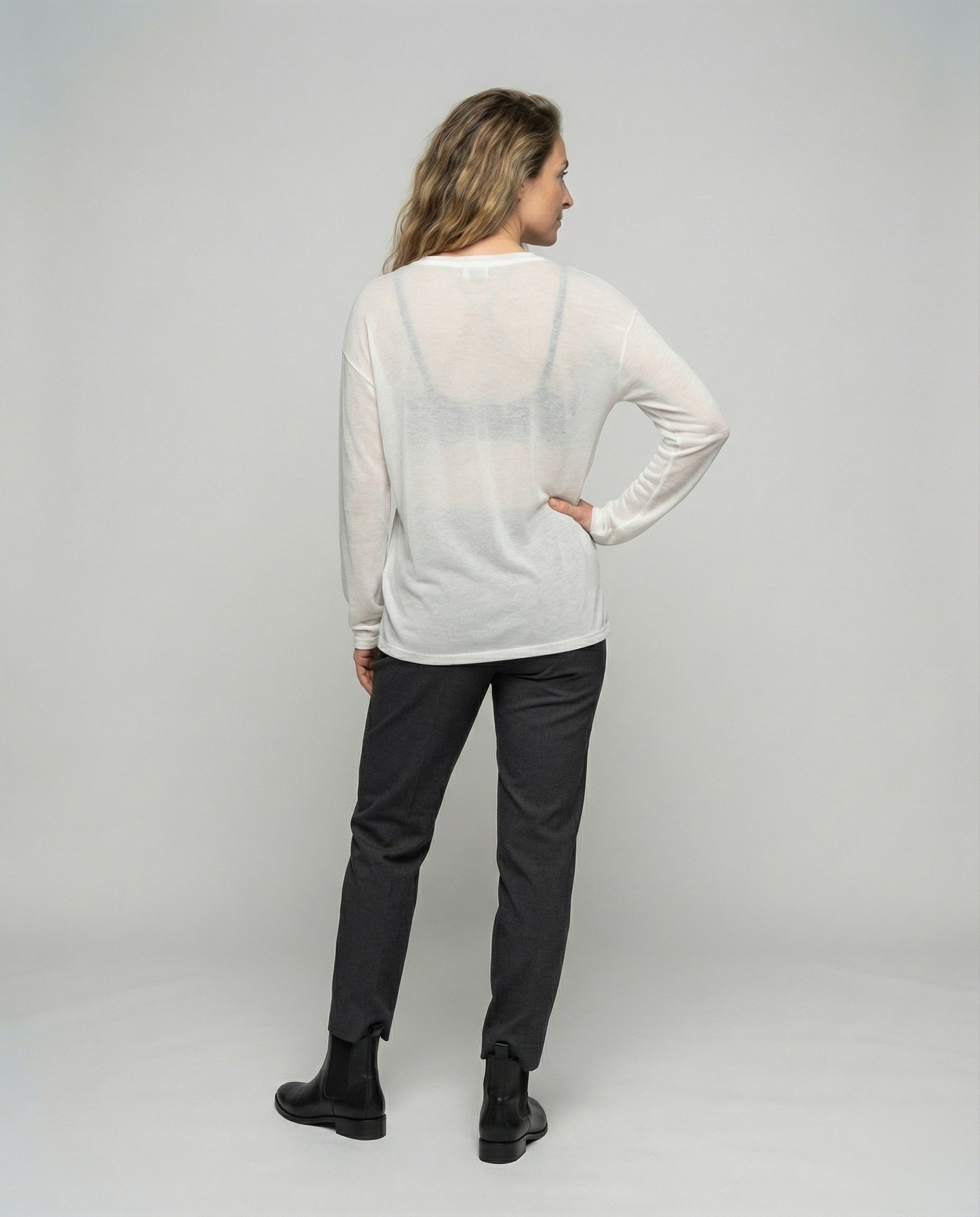 Product 15576250712394 - back_view