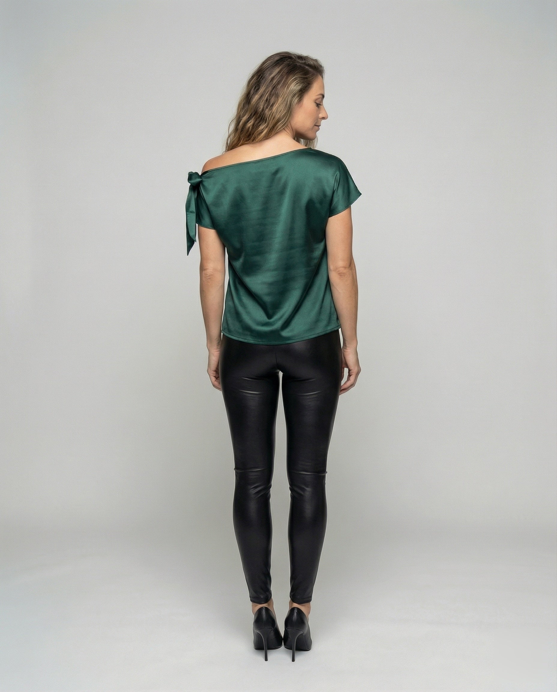 Product 15579252523338 - back_view