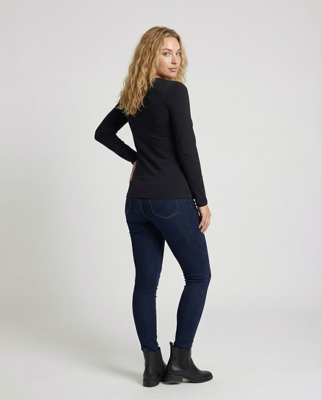 Product 15579270054218 - back_view
