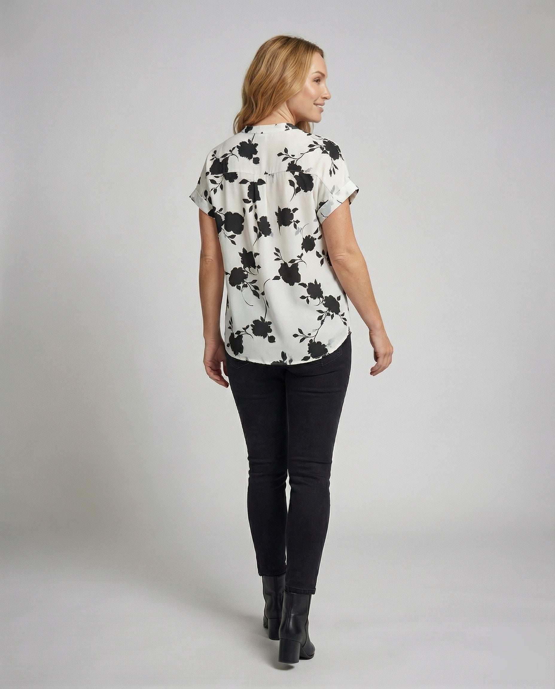 Product 15579272184138 - back_view