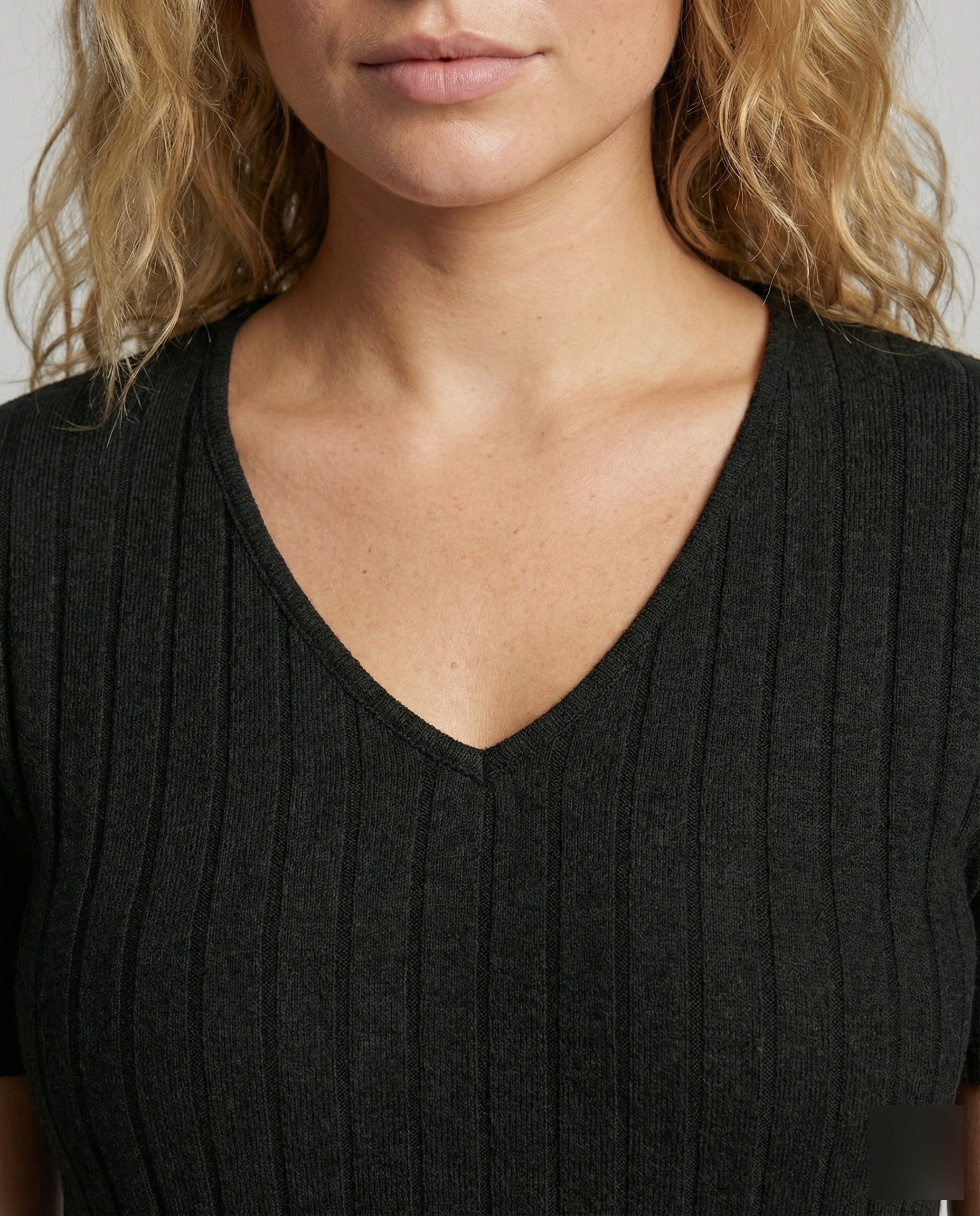 Product 15579277001034 - close_up_detail