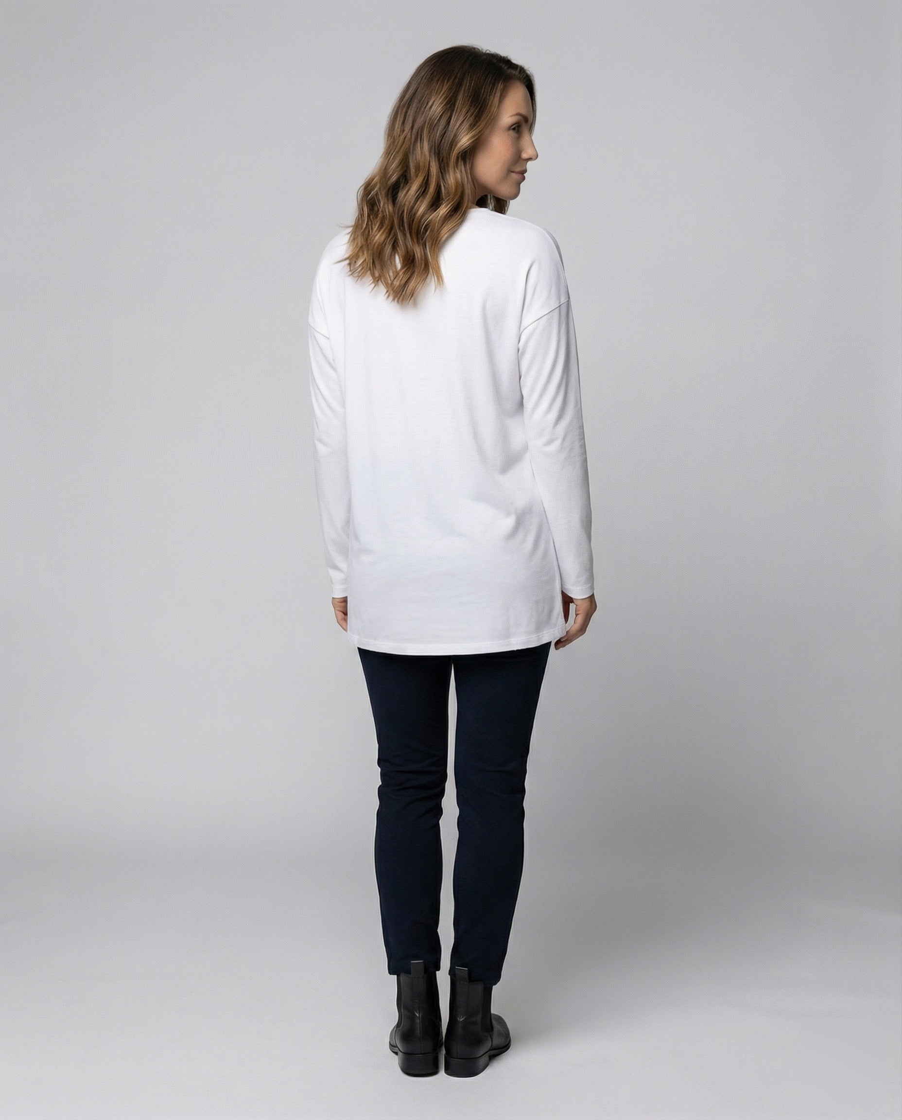 Product 15579286077770 - back_view