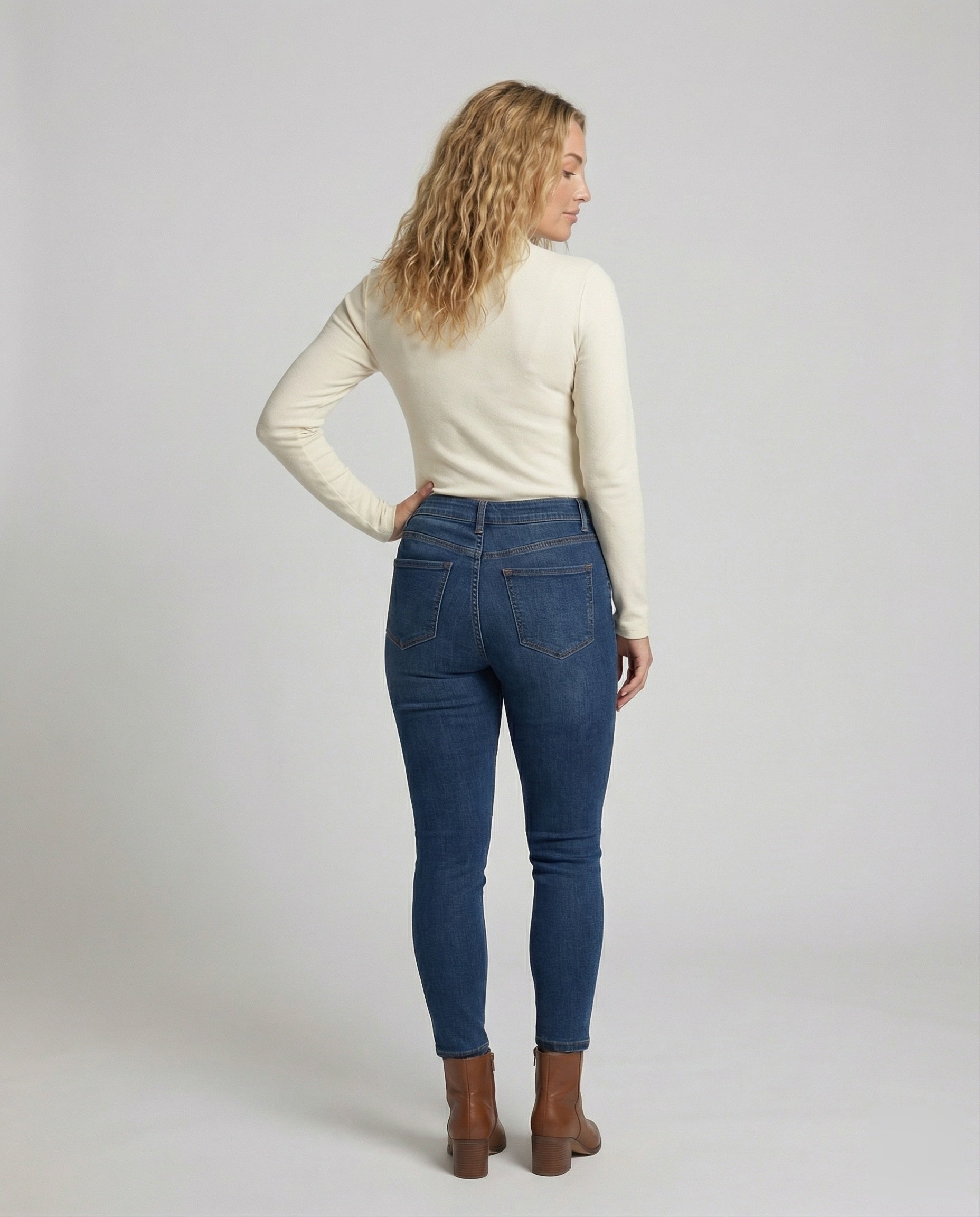 Product 15579317600586 - back_view
