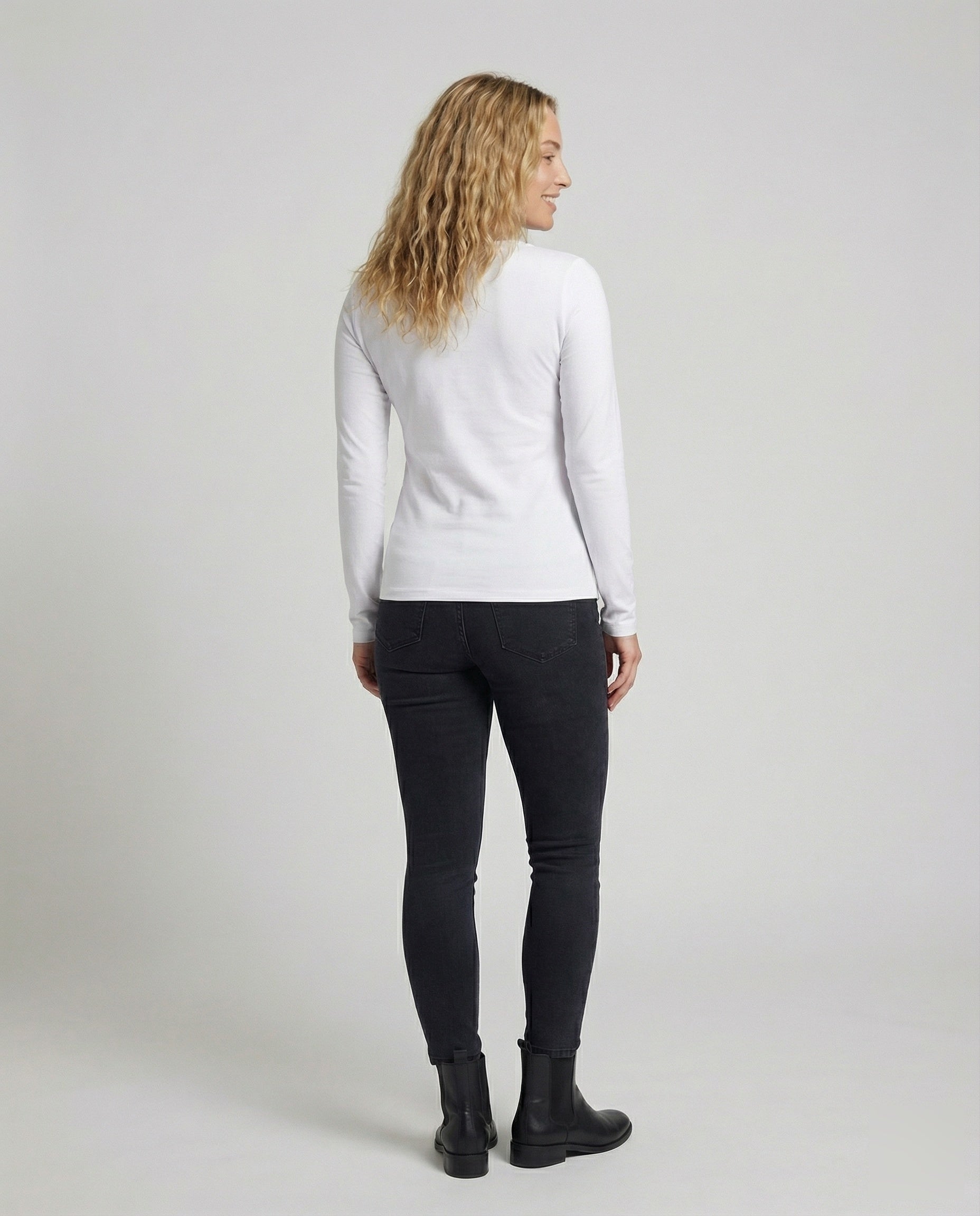 Product 15579321073994 - back_view