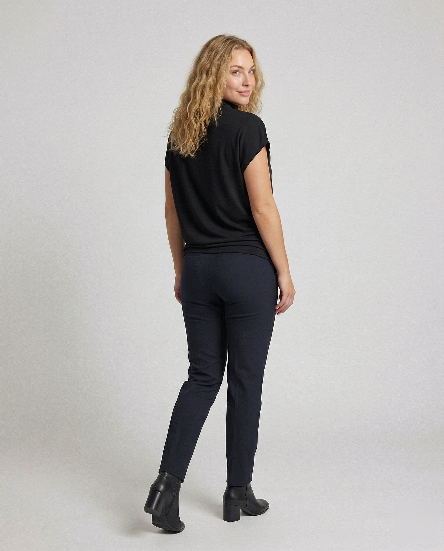 Product 15579325628746 - back_view