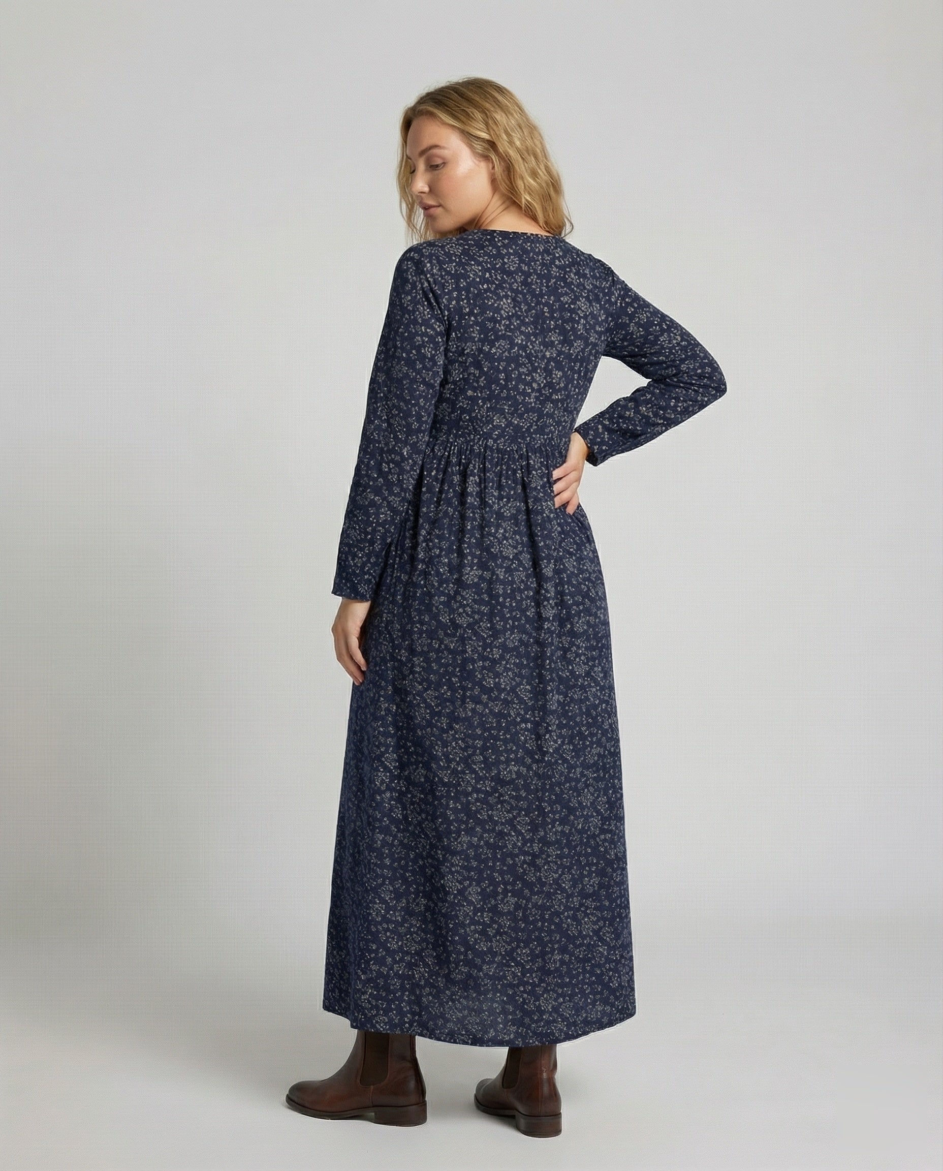 Product 15579326218570 - back_view
