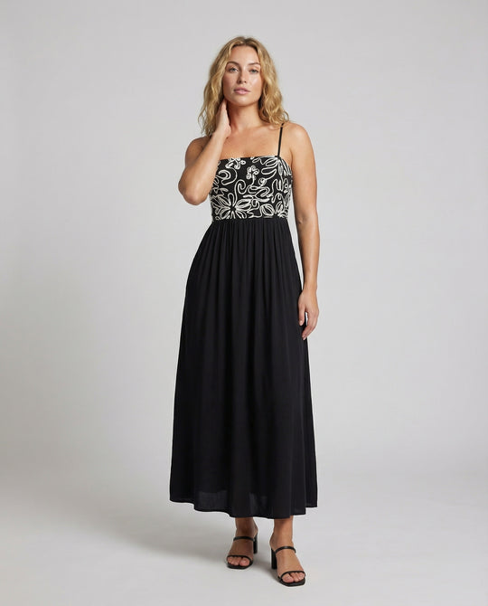 Product 15582541807946 - full_body_front