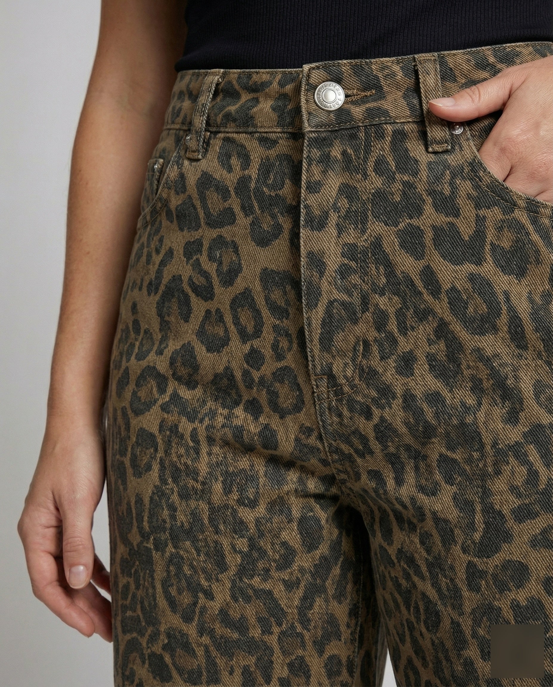 Product 15583525929290 - close_up_detail