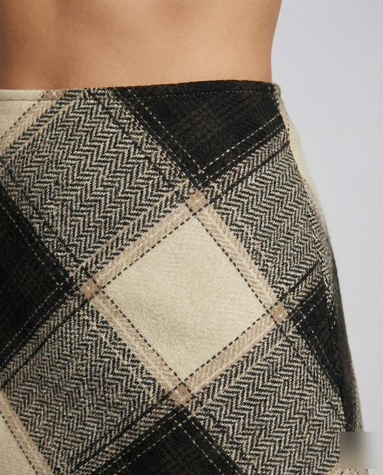 Product 15586988589386 - close_up_detail